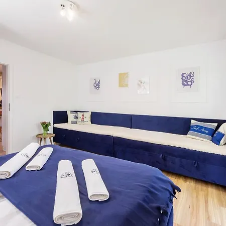 Apartment 4b Blue Marine