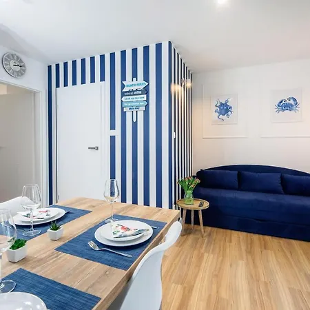 4b Blue Marine Basen Brodziki Plac Zabaw The Of Przy Plaz Lägenhet *